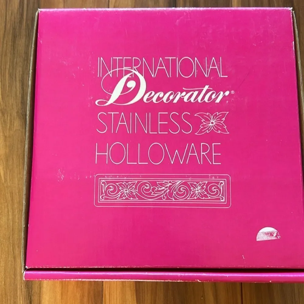 NEW International Decorator Stainless Gravy Boat